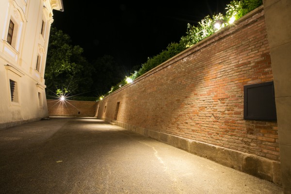 Zpřístupnění valů zámeckého parku, nasvícení zámku a vybudování výtahu